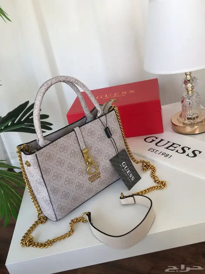 شنط ماركات عوالسعر عرض لفتره محدوده شنطه165  و3شنط ب370 66