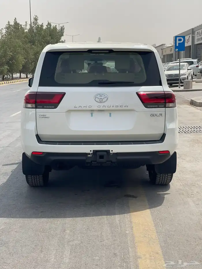 لاندكروزر 2025 GXRL2 بريمي 3