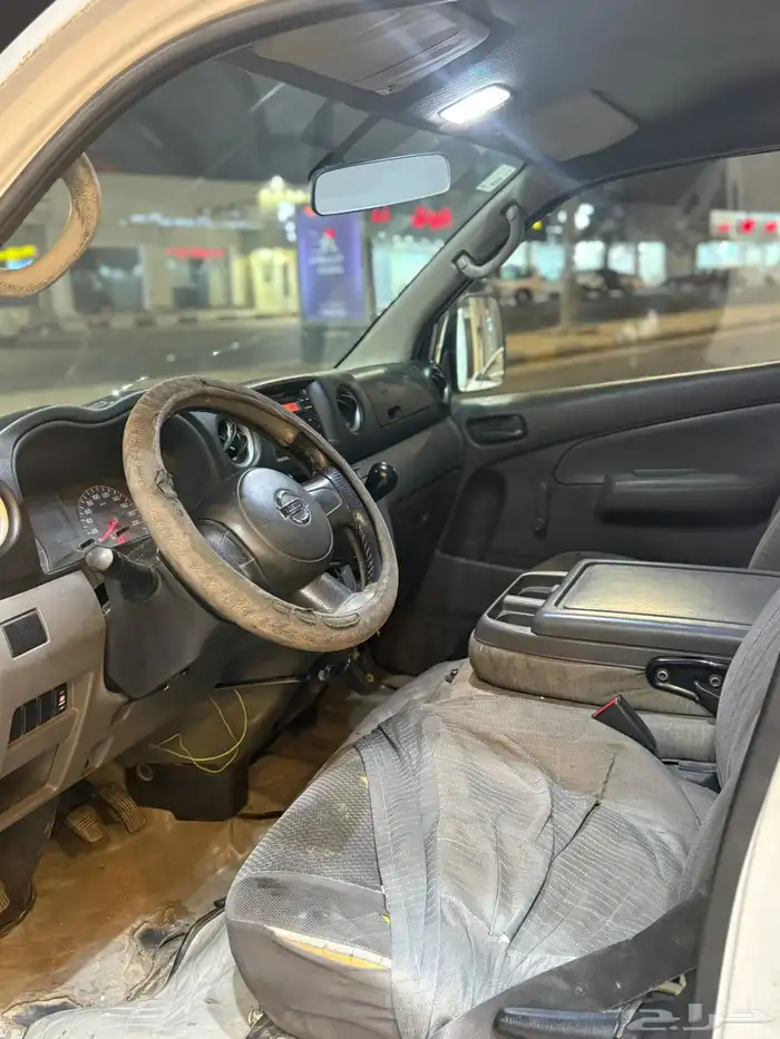 للبيع باص نيسان اورفان 8