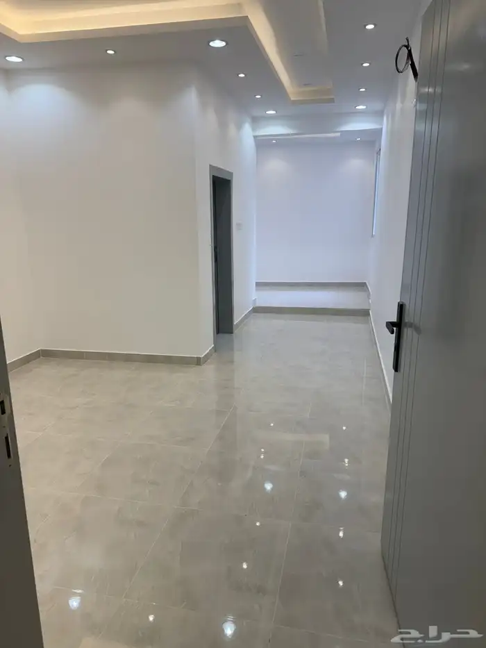 شقتين جديده للايجار حي السلام 3