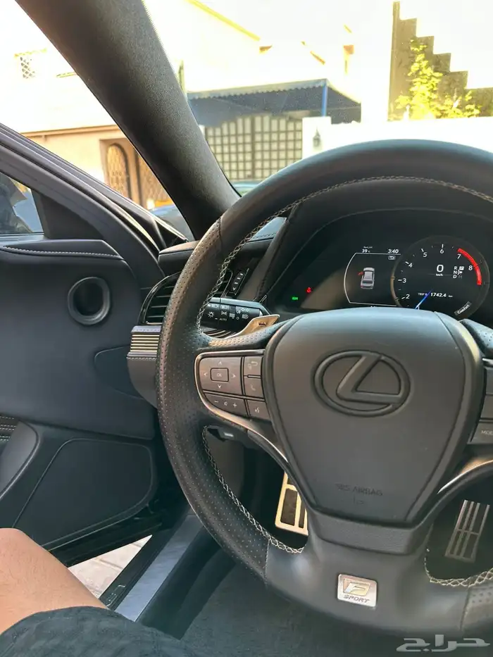 لكزس LS500 F SPORT 2018 14