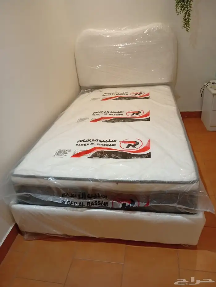 غرفة نوم كاملة  أثاث منزلي  سرير ودولاب وبطانيات 2