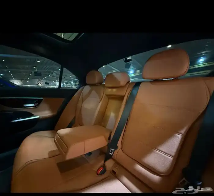 مرسيدس 2024 فئة C300 شبه وكالة عداد 7000 كلم فقط فورماتك 4