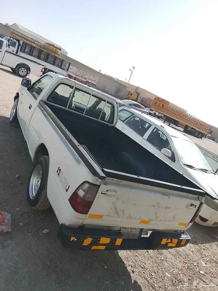 Isuzu pickup model 2003 urgent sell Price 18000. 10 by 10 4