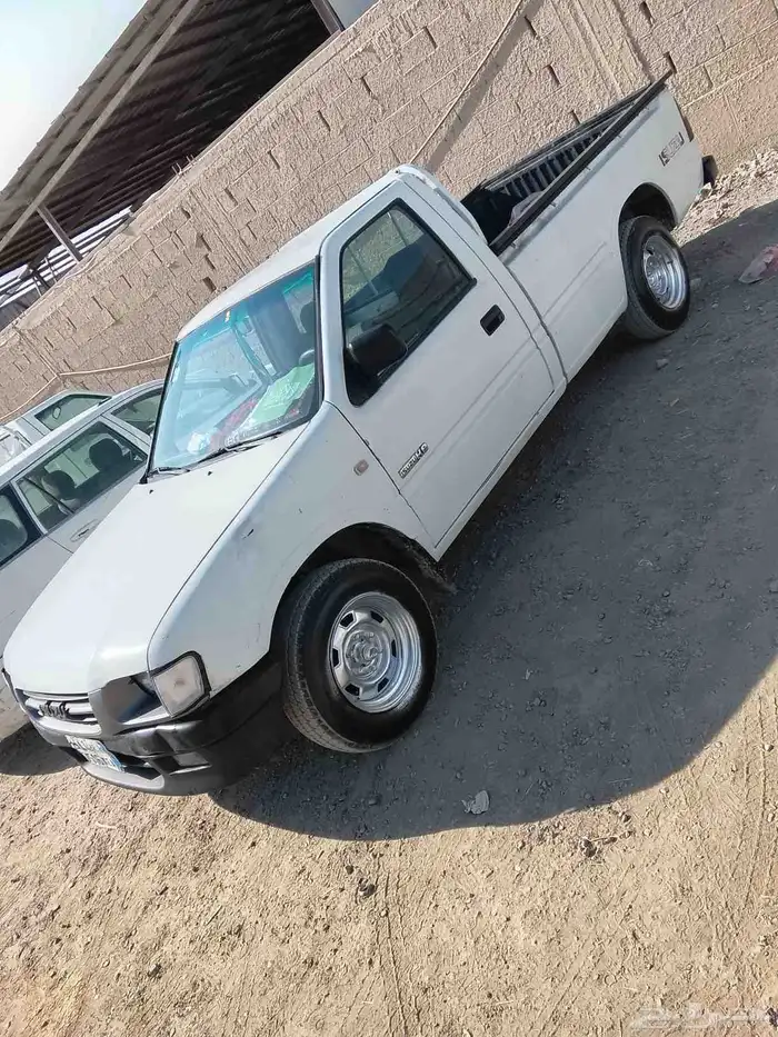 Isuzu pickup model 2003 urgent sell Price 18000. 10 by 10 1