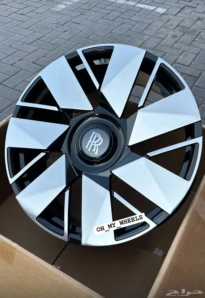 جنوط رولزرويس كولينان بلاك بادج سلفر بادج مقاس 23 موديل2025 4