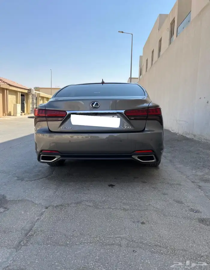 لكزس LS 2022 1