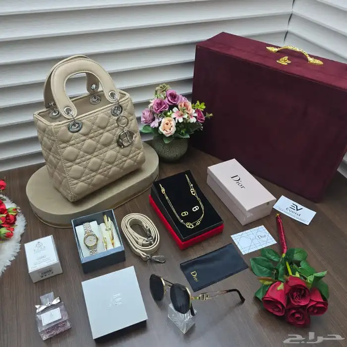 بوكس نسائي راقي للاهداء ماركة ديور شامل التوصيل والشحن 4