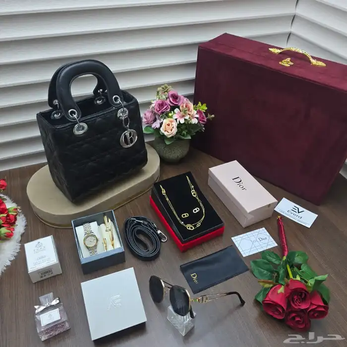 بوكس نسائي راقي للاهداء ماركة ديور شامل التوصيل والشحن 3