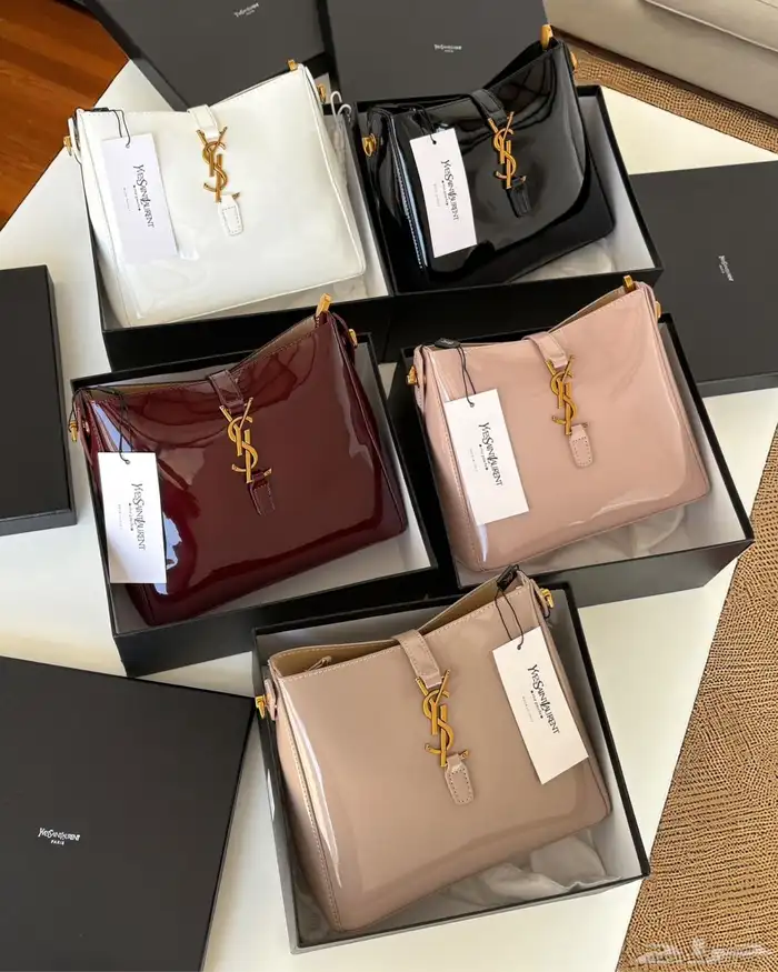 شنط ماركه عرض لفتره محدوده 3شنط ب370 والشنطه165 25