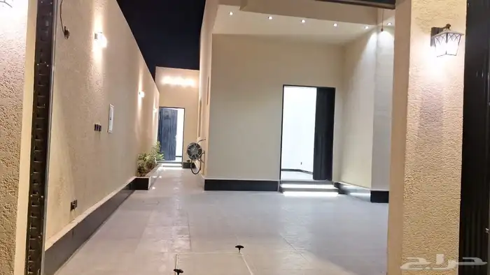 للبيع فيلا ( دور ومؤسس 3 شقق ) حي نمار 1