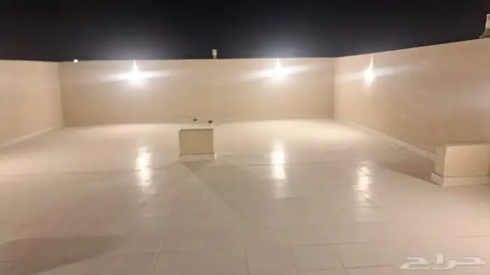 للبيع فيلا ( دور ومؤسس 3 شقق ) حي نمار 7
