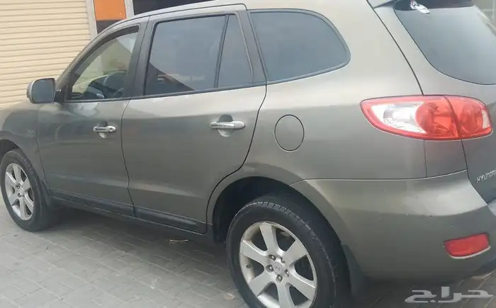 للبيع سنتافي موديل 2009م تماتيك دبل بنزين فتحة سقف فل كامل 3