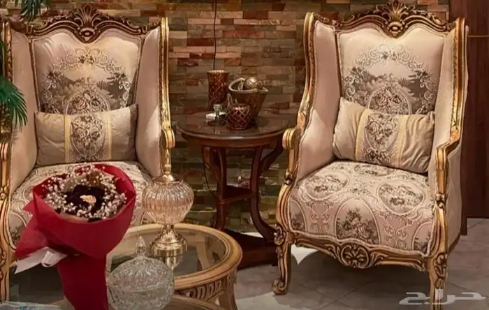 طقمين كنبتين كبار و طاولات قهوة 2