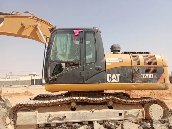بوكلين كاتربيلر 320DL موديل 2010 للبيع 4