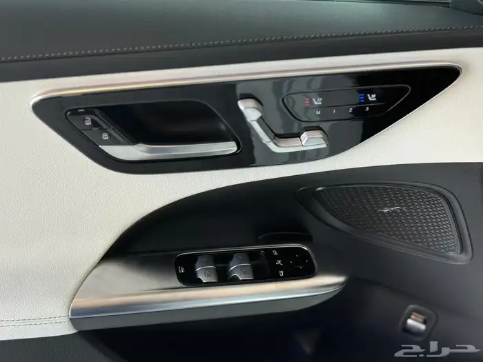 مرسيدس C200 2025 11