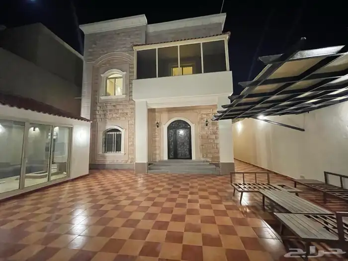 للبيع فيلا دورين في مدينة الدمام حي الندى 3