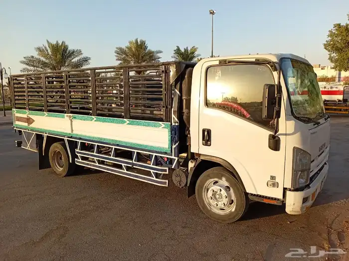 دينا ايسوزو مسروقة موديل 2018 لوحة رقم ا ر ن 8976 1