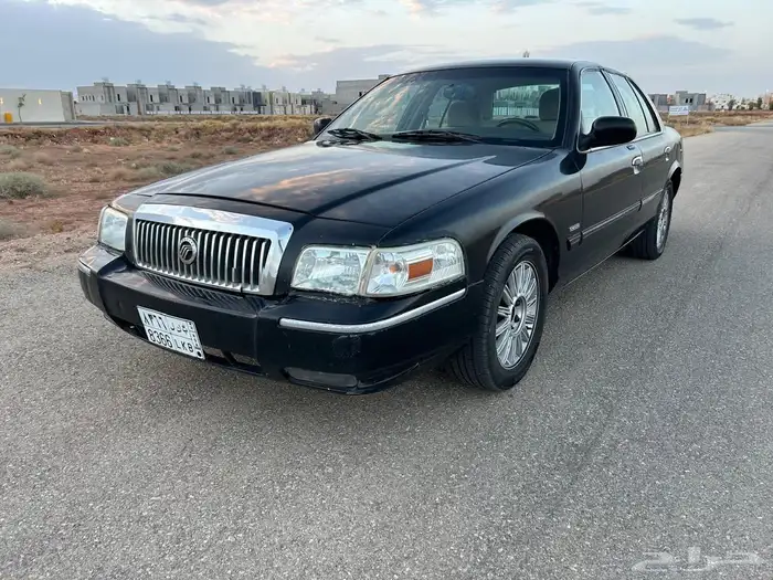 جراند ماركيز 2010 اسود ملكي 1