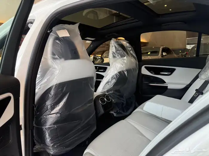 مرسيدس C200 2025 9