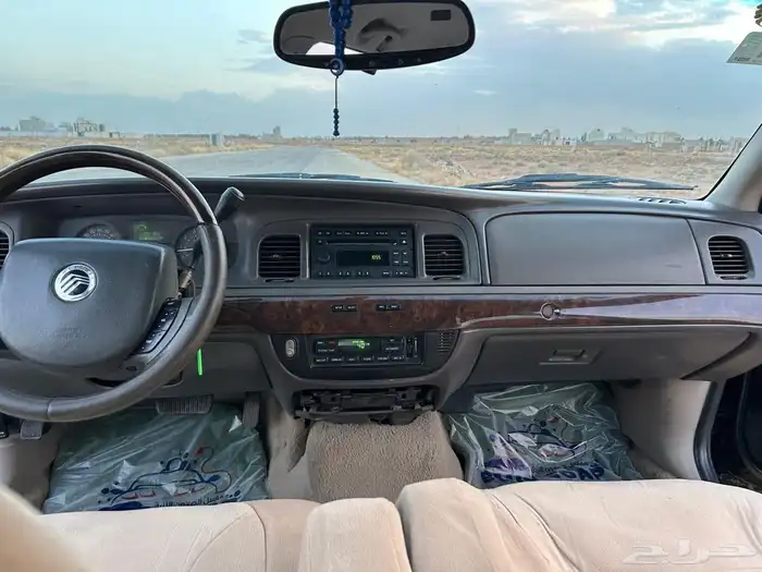 جراند ماركيز 2010 اسود ملكي 5