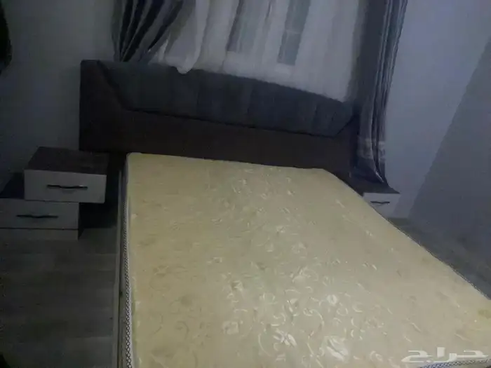 للبيع مكيفات شباك   سرير نوم مع دولاب نظيفه 1