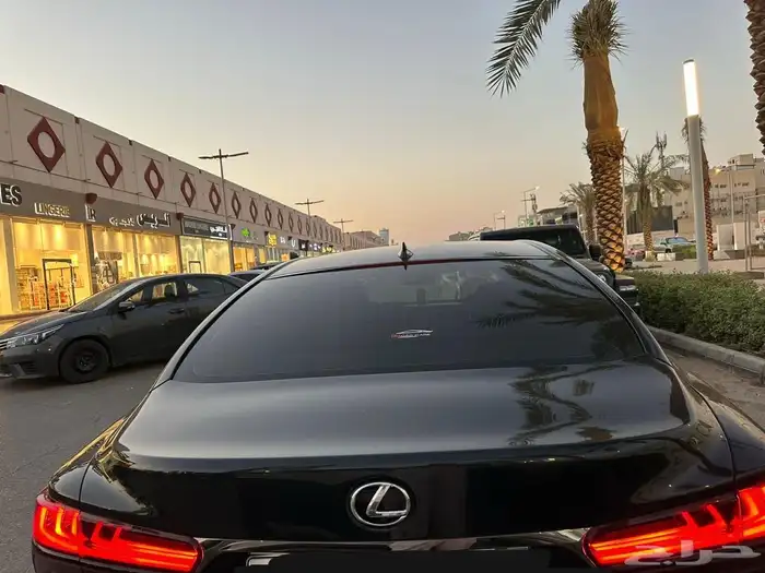لكزس LS500 F SPORT 2018 32