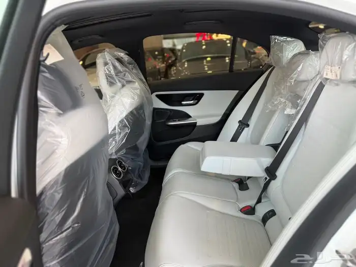 مرسيدس C200 2025 12