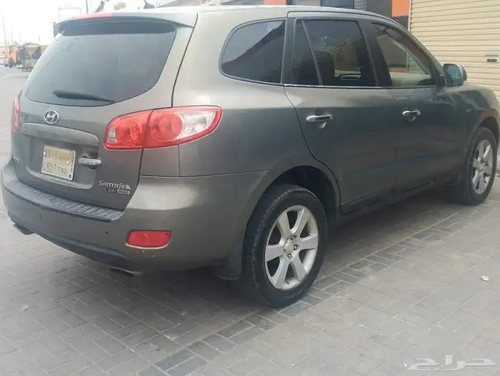 للبيع سنتافي موديل 2009م تماتيك دبل بنزين فتحة سقف فل كامل 2