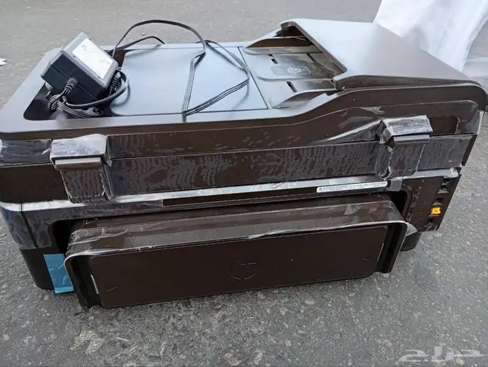 طابعه hp شبه جديده ملون وأبيض وأسود وسكانر تحتاج حبر فقط 0