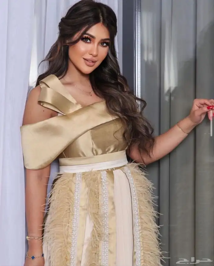 فستان من مصممه بالكويت 0