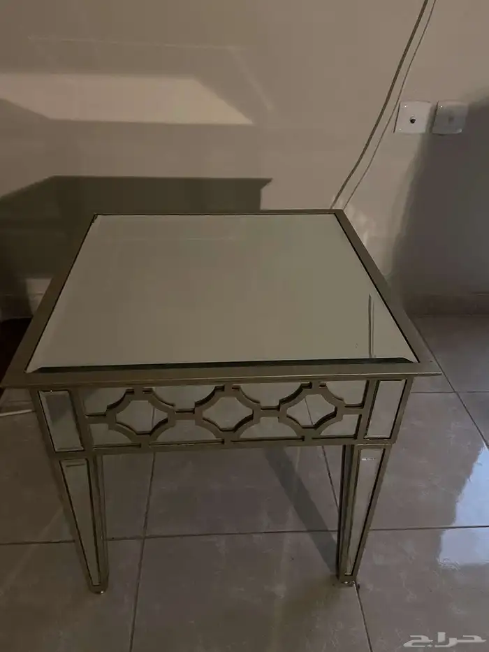 طقم طاولات ضيافه زجاج 3