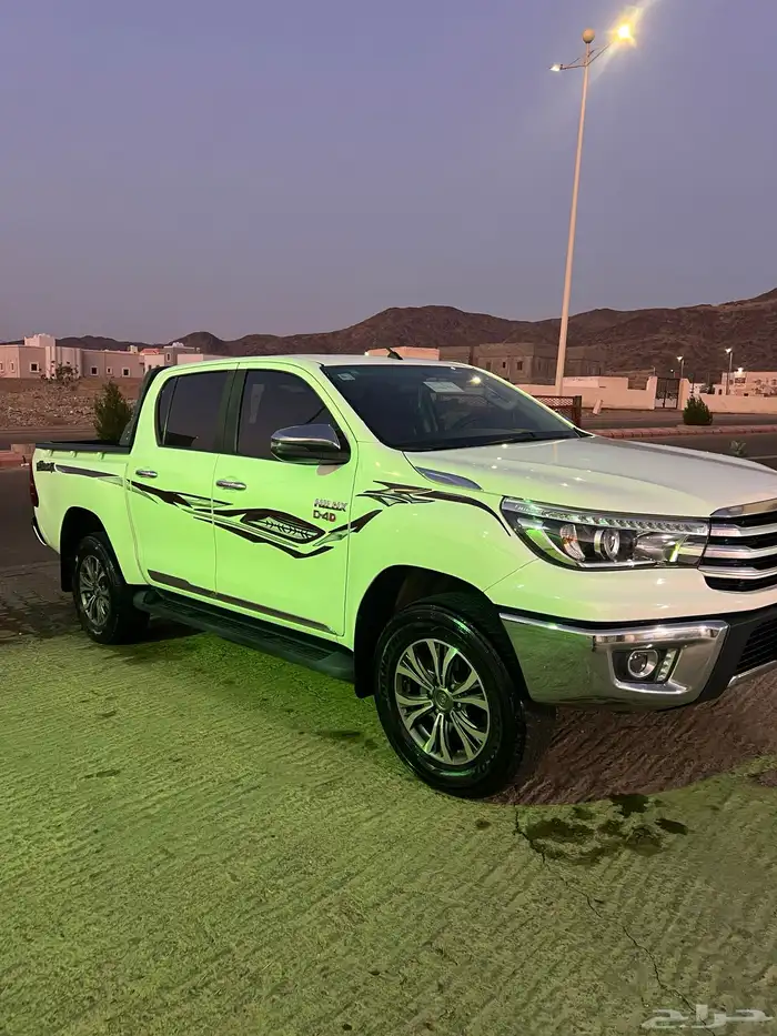 هايلوكس فل كامل دبل 2020 2800 مكينه كبيره 2