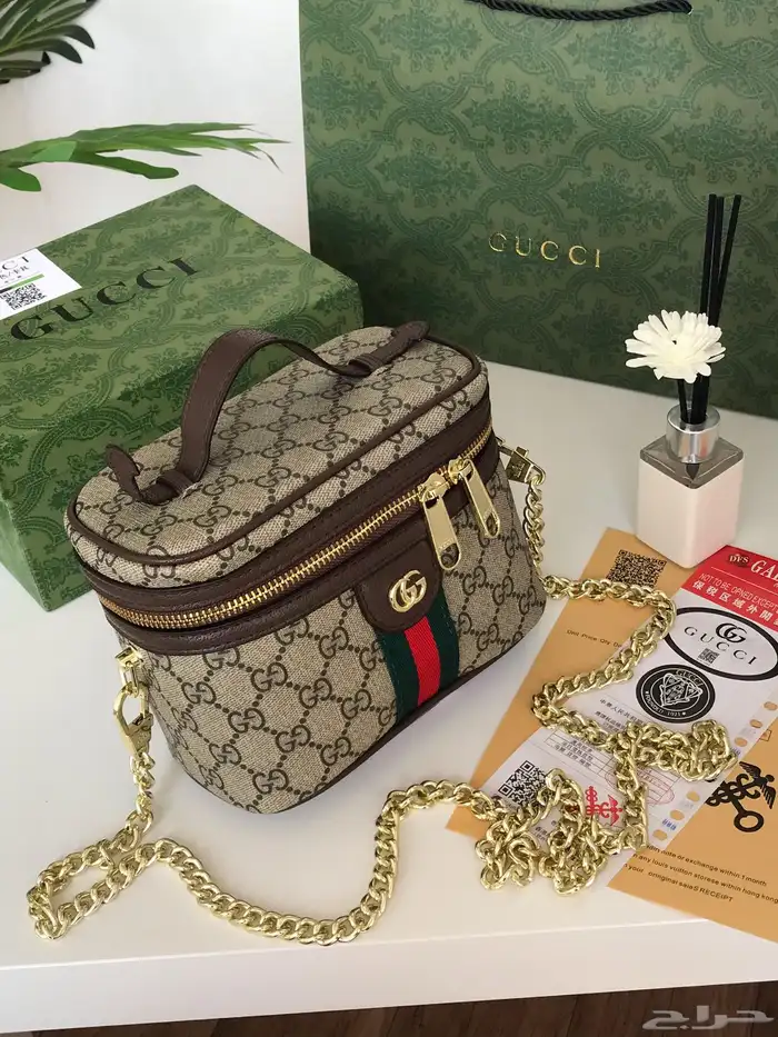 شنط ماركات عوالسعر عرض لفتره محدوده شنطه165  و3شنط ب370 44