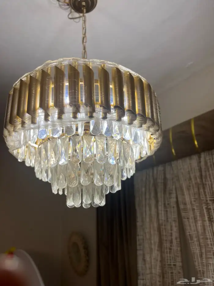 بيع سرير تفصيل وتصميم خشب قوي واستخدام قليل وثريا 1