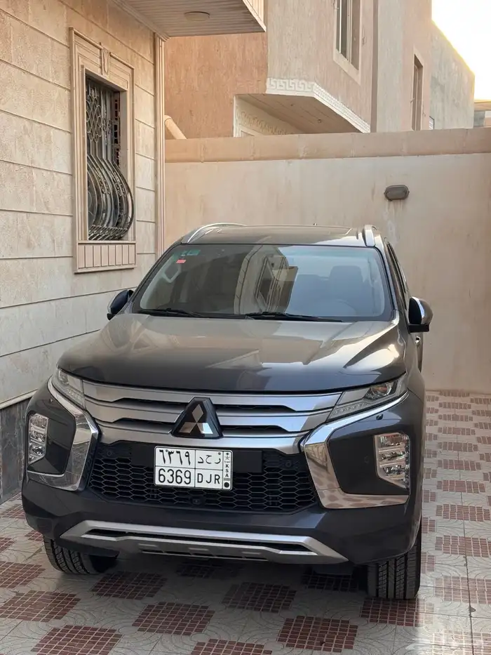 ميتسوبيشي مونتيرو فل كامل 2022 0