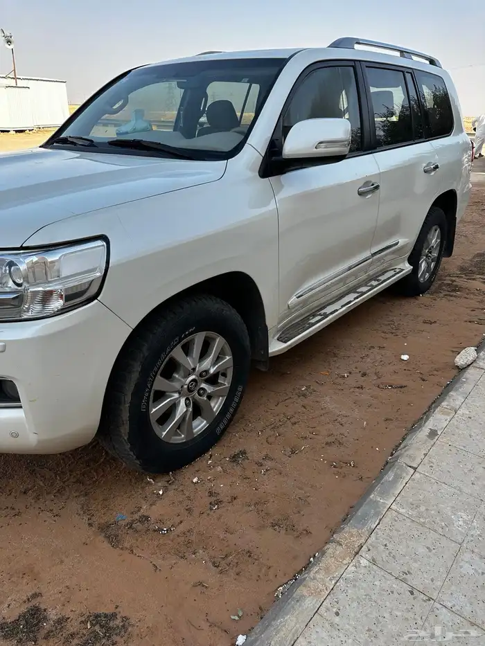 لاندكروزر 2016 ثمانية سرندل فل كامل انا المالك الاول 1