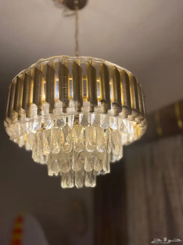 بيع سرير تفصيل وتصميم خشب قوي واستخدام قليل وثريا 0