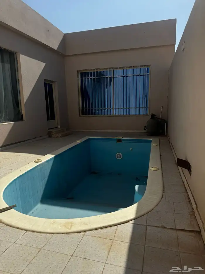 مسبح فايبر قلاص مع جميع اغراضة وفلاتره ومضخاته ومكنسة 3x6 0