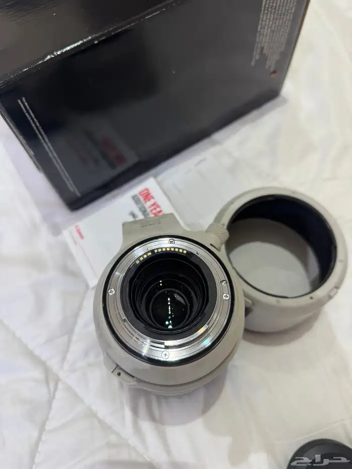 Canon RF 70-200mm f 2.8L IS USM Lens 2