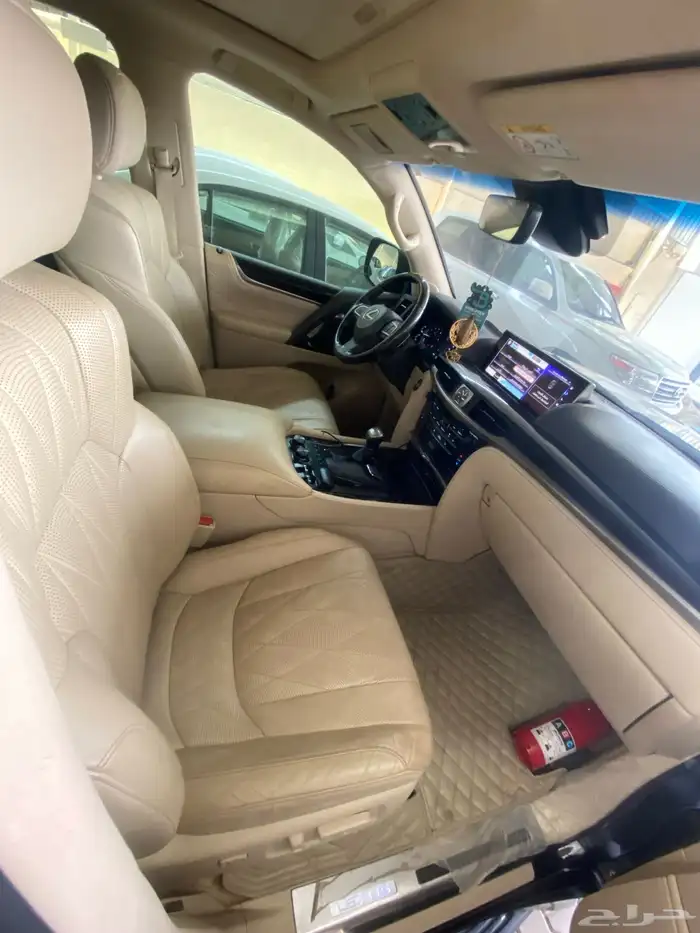 لكزس LX570 2021 14