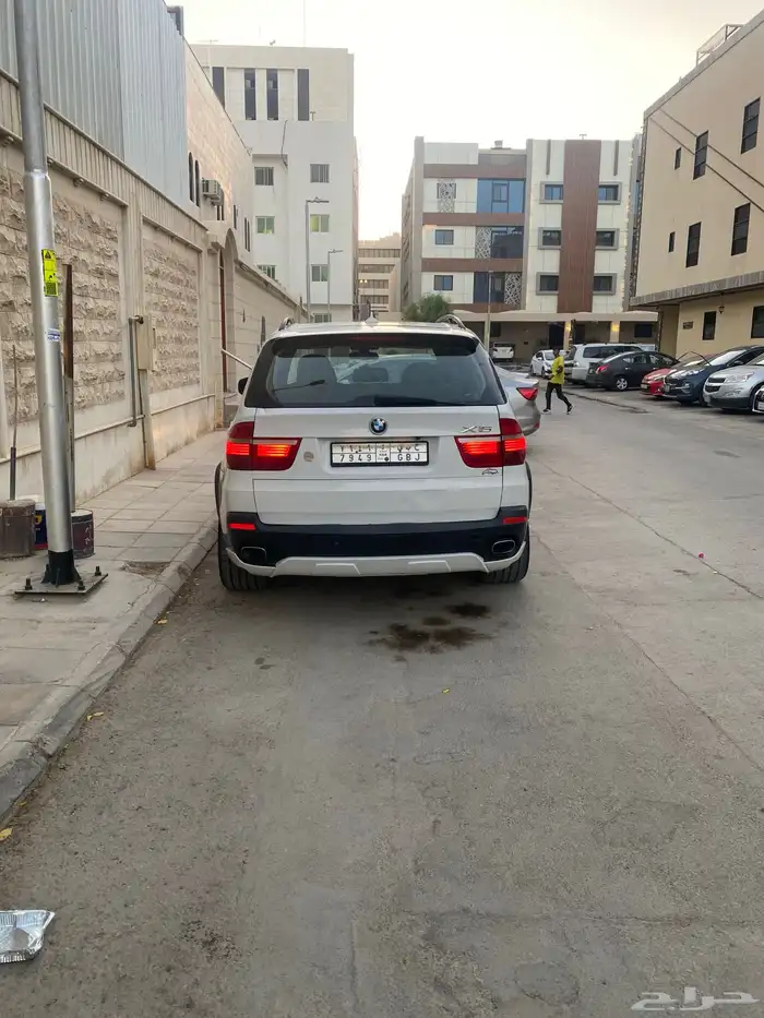 للبيع او البدل bmw x5 2009 4.8 8