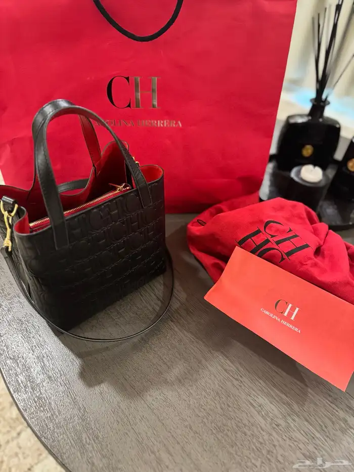 للبيع شنطة Carolina Herrera أصلية 1