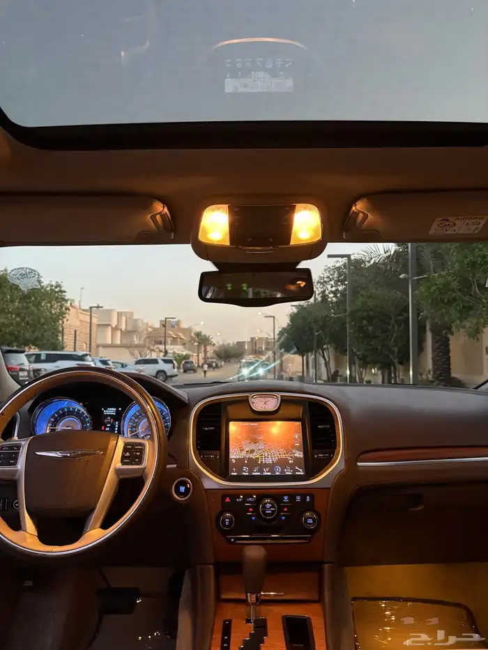 للبيع كرايزلر 2014 اكزاكتيف V8 40