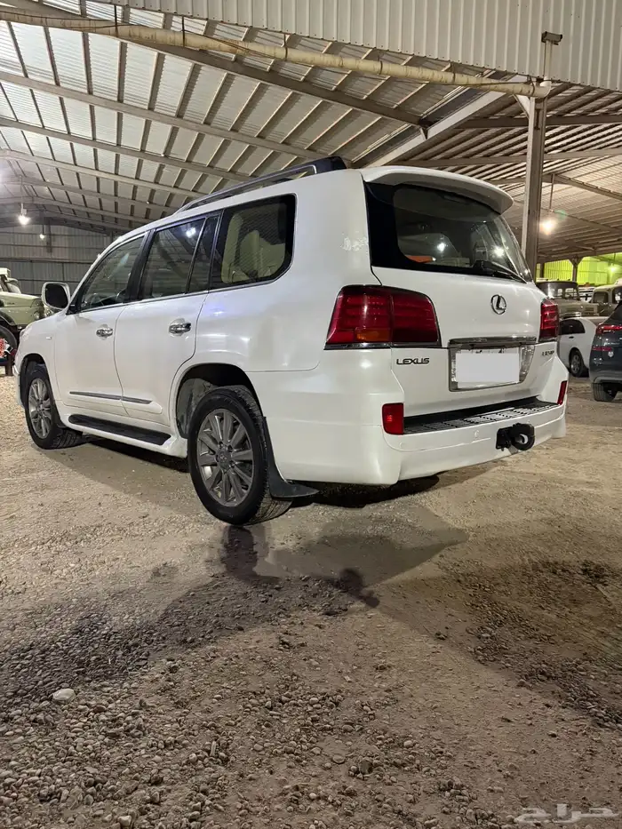 جيب لكزس 570 2010 3