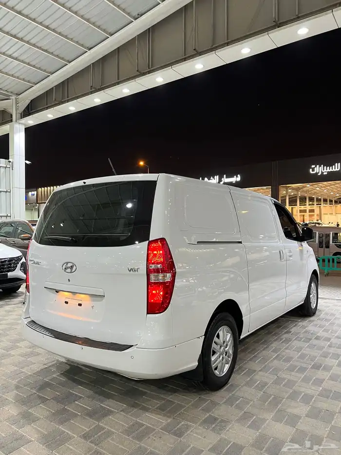 للبيع هونداي H1 2020 بضاعه ديزل وارد كوريا 3
