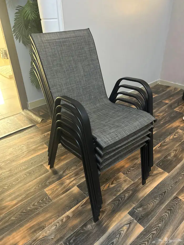 مفروشات مستعملة بحالة جيدة للبيع بداعي السفر 1