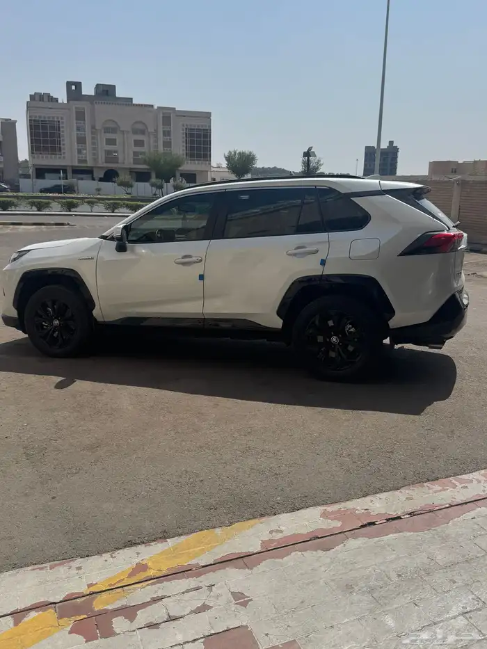 راف فور هايبرد XLE نص فل 2024 5