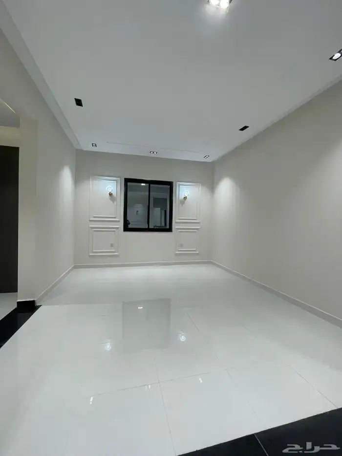 للبيع شقق ارضيه وشقق علويه طريق ابها الخميس ح المعارض 15