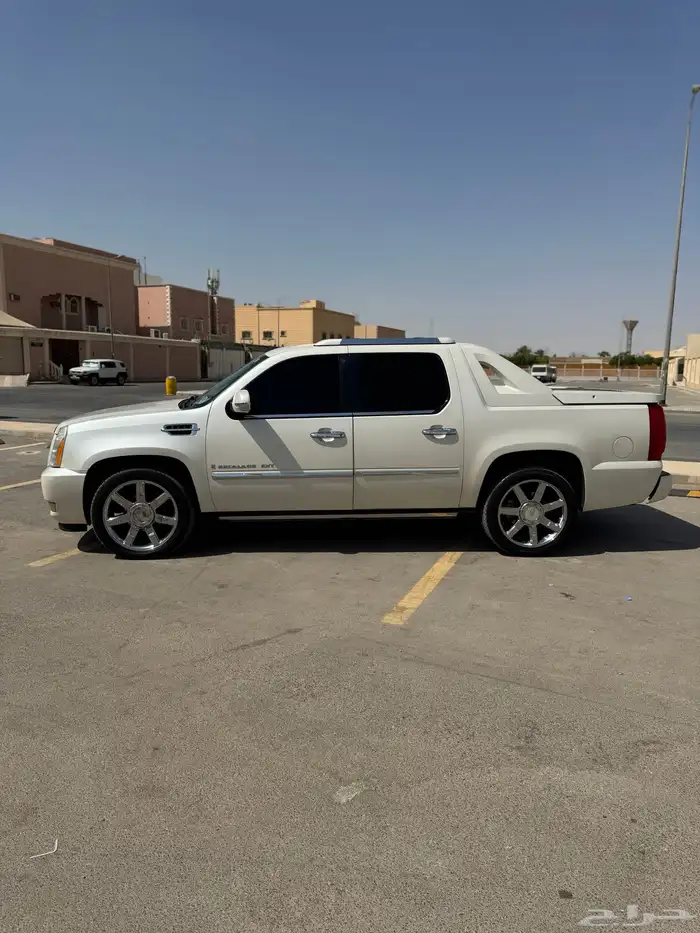 كاديلاك اسكاليد 2009 للبيع فل كامل قمه النظافه حوض 40